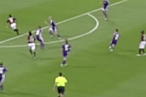 令人懷念！卡卡在AC米蘭的首個(gè)帽子戲法