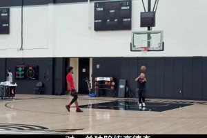 詹姆斯打趣庫里：是你毀了整個(gè)聯(lián)盟，現(xiàn)在每個(gè)人都在投三分