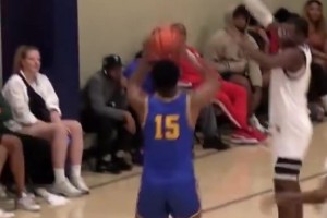 布萊斯也有股狠勁啊！這記殘暴大帽有沒點(diǎn)老詹的風(fēng)范？