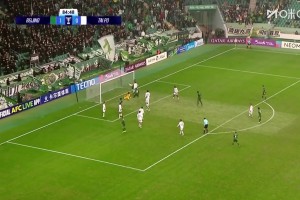 靈巧！國安角球開出，塞爾吉尼奧背身機敏一蹭破門