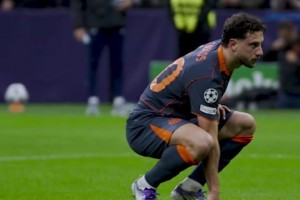 驚艷貼地?cái)兀坠偻茣駥?shí)拍：恭喜奧古斯托收獲歐冠處子球??