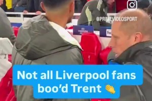 利物浦隊(duì)博主：球迷為阿諾德鼓掌，他毫無表示??