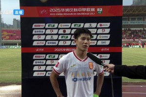 向余望：重慶！中超回來了??！哦不對，中超！重慶回來了！