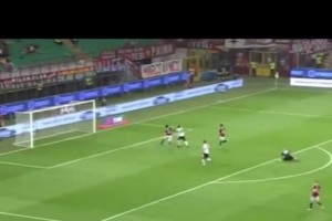 好長(zhǎng)一條腿！名場(chǎng)面：37歲的內(nèi)斯塔做出的極限阻擋！