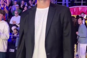 你還欠雷霆幾個絕殺！阿布里內(nèi)斯的球衣被退役！