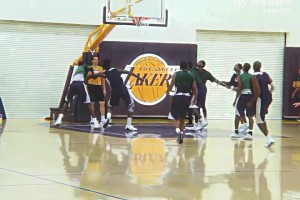 瓜迪奧拉這腳停球，自然也是優(yōu)雅至極