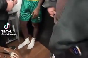 現(xiàn)場(chǎng)抓奸！喀麥隆國(guó)腳恩加馬勒烏出軌被女友發(fā)現(xiàn)并當(dāng)面對(duì)質(zhì)！