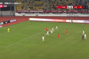 又是停球！拜合拉木沒(méi)停好球，不然又是單刀機(jī)會(huì)