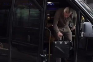 要進(jìn)世界杯了？哈蘭德鮑勃等球員此前抵達(dá)挪威隊(duì)的視頻！