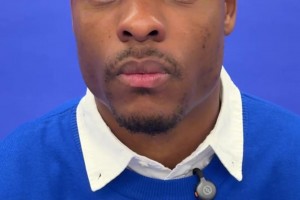 鄧弗里斯：我叫不高興，這視頻都不愿意錄，還想讓我唱歌給你們聽